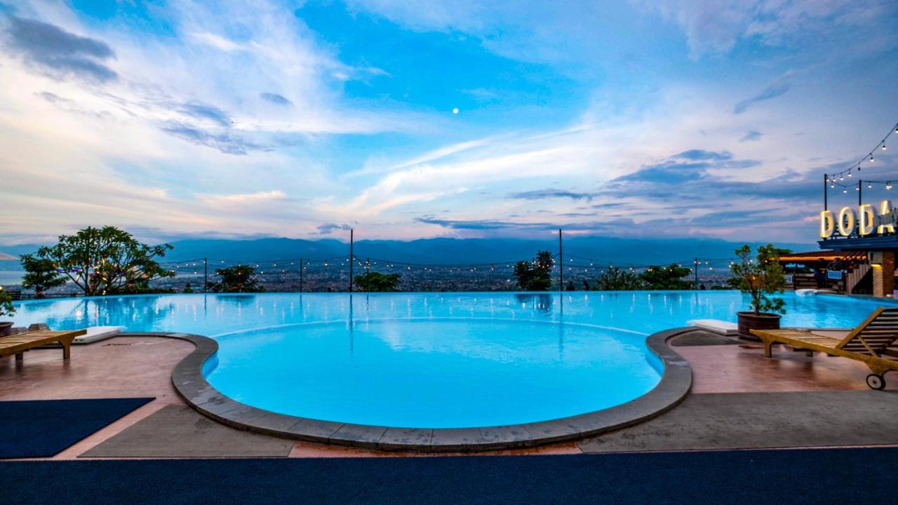 Bukit Indah Doda Hotel & Resorts Палу Экстерьер фото