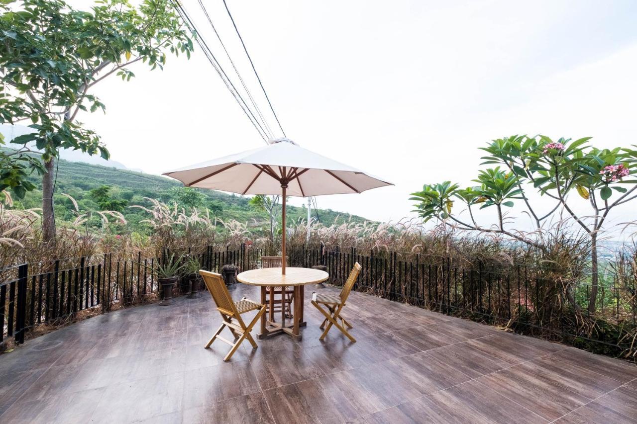 Bukit Indah Doda Hotel & Resorts Палу Экстерьер фото
